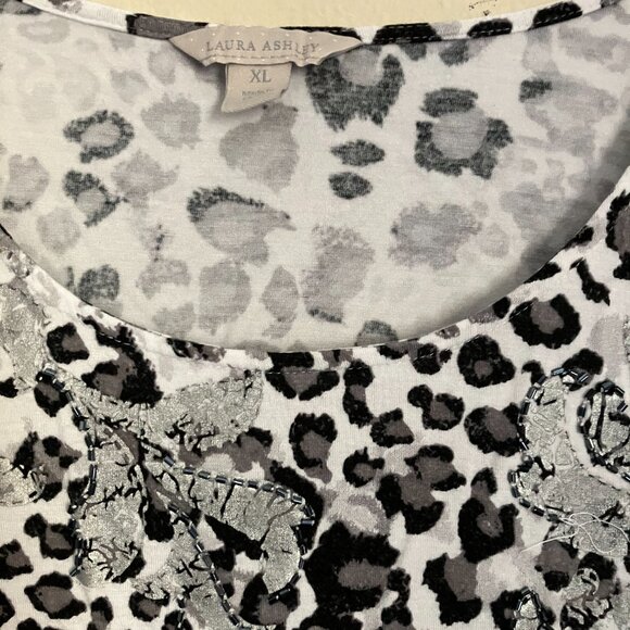 Laura Ashley Gray Leopard Ladies Top - Picture 4 of 8